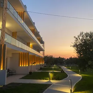 Ξενοδοχείο με διαμερίσματα Asterias Premium
